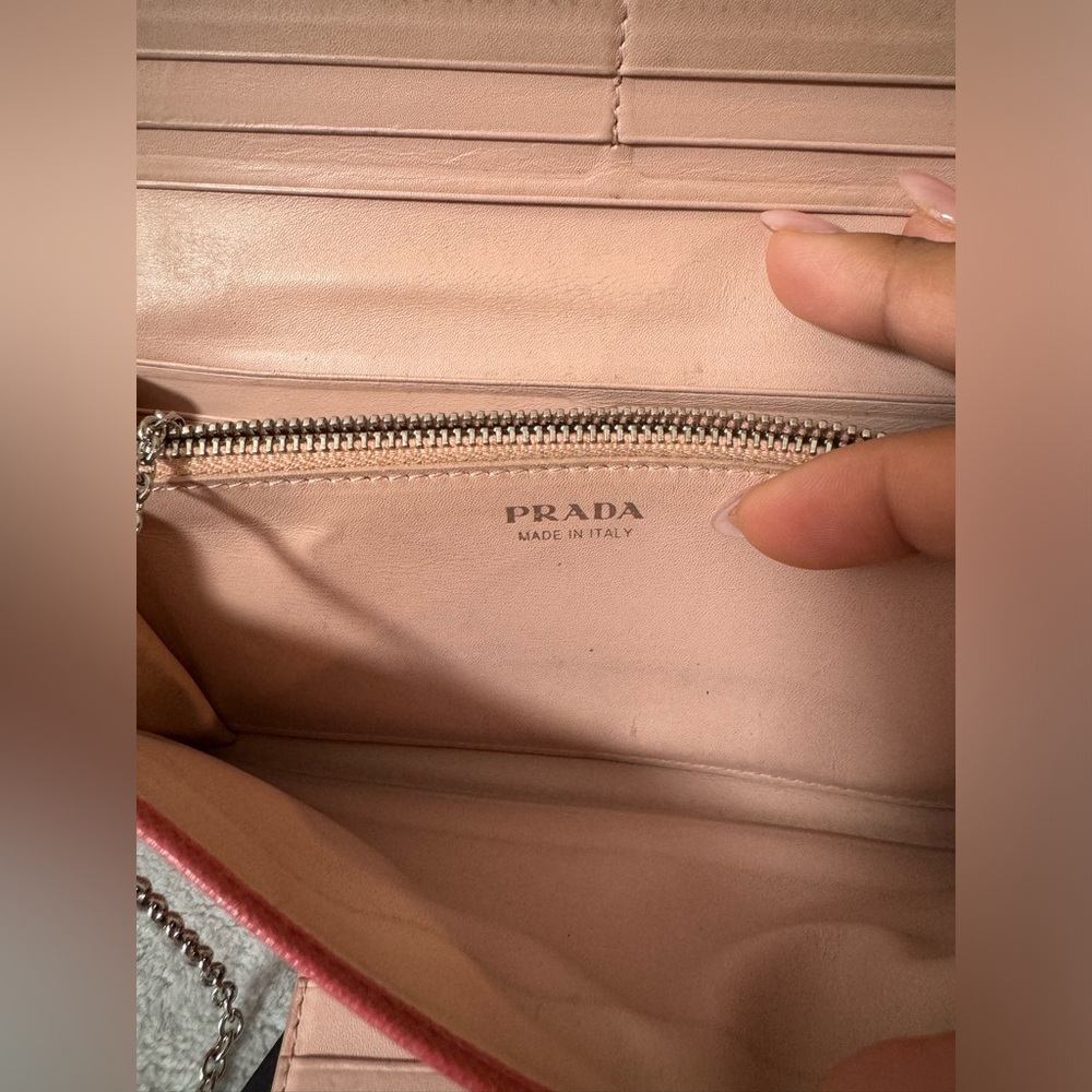 ✨🛍️ Pre-loved Prada Pink Saffiano Leather Wallet with COA. EUC. - Picture 7 of 15